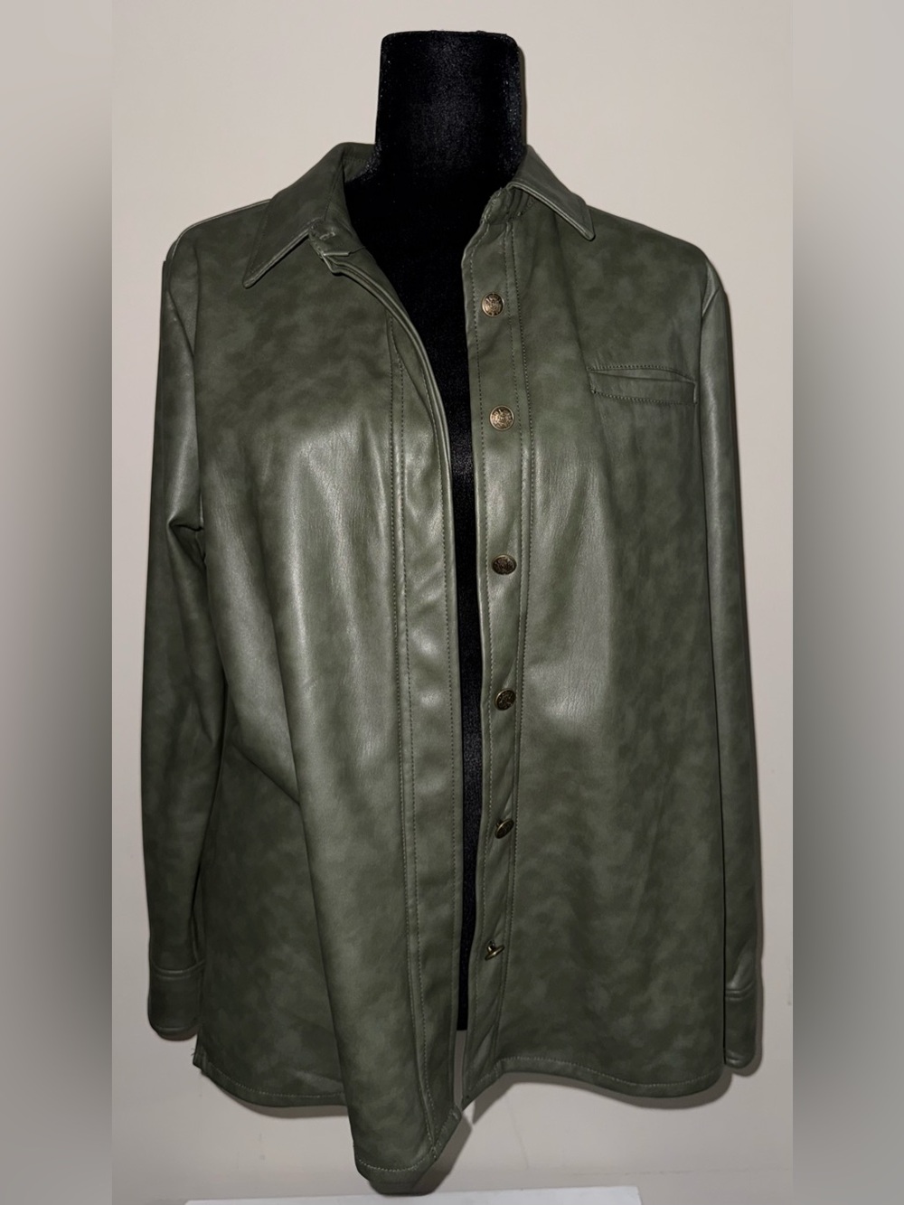 Bagatelle Collection Olive Green Faux Leather Button Front Shacket M